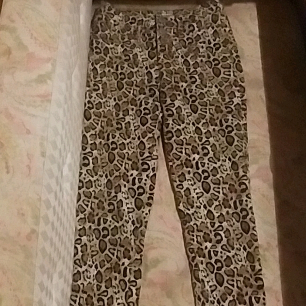 No Boundaries Mid-rise Skinny Jeans